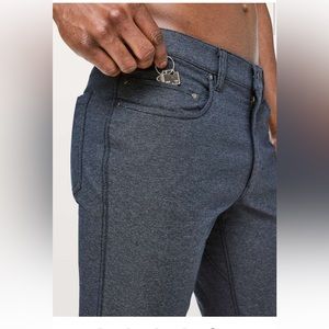 Lululemon ABC Pant Skinny *Tech Canvas size 28
Heathered Deep Navy